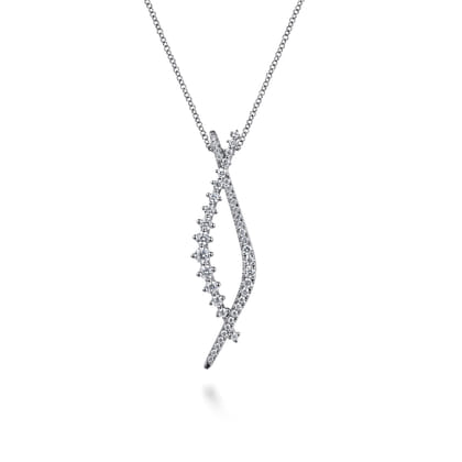 14K White Gold Graduating Diamond Pendant Necklace