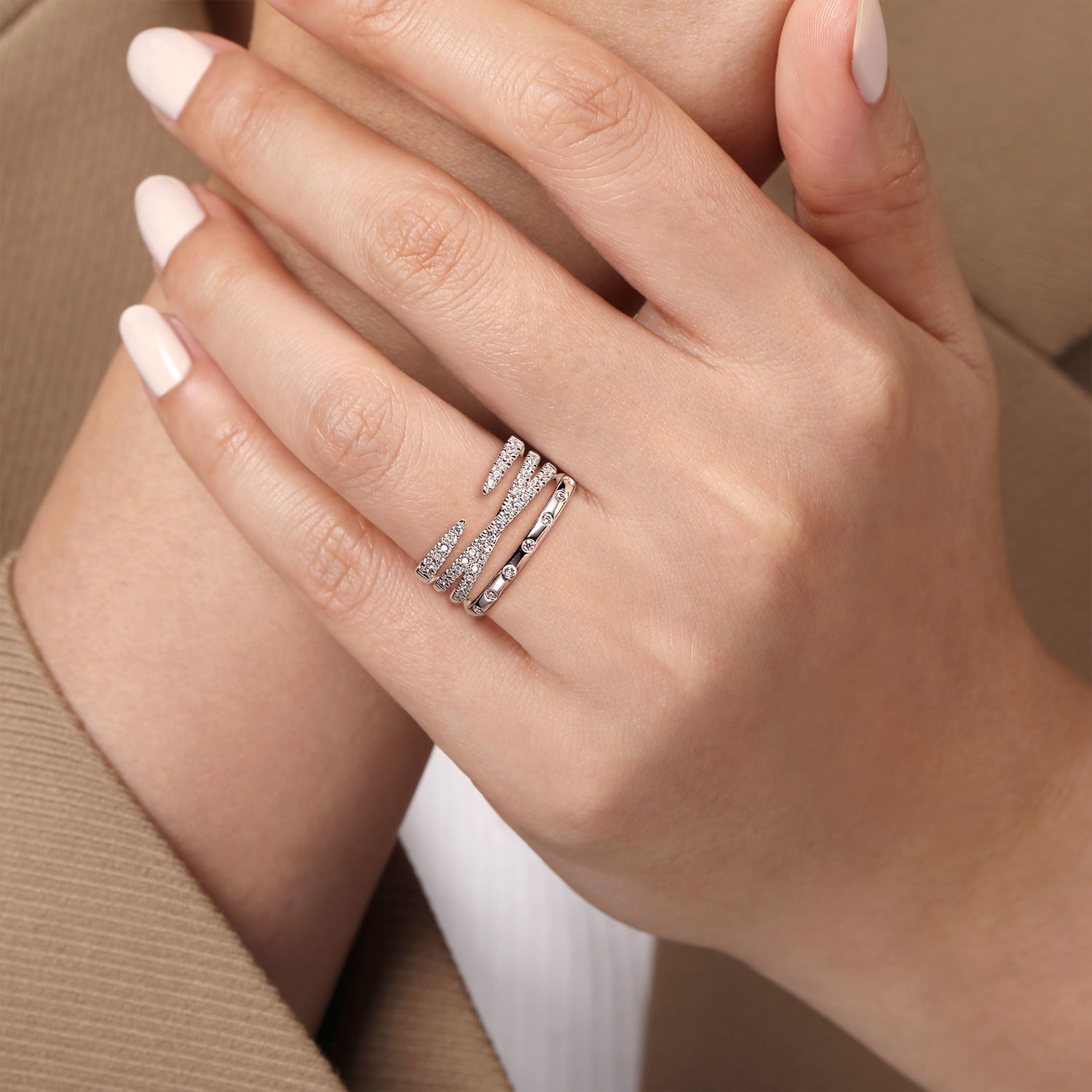 14K White Gold Graduating Diamond Spike Easy Stackable Ring