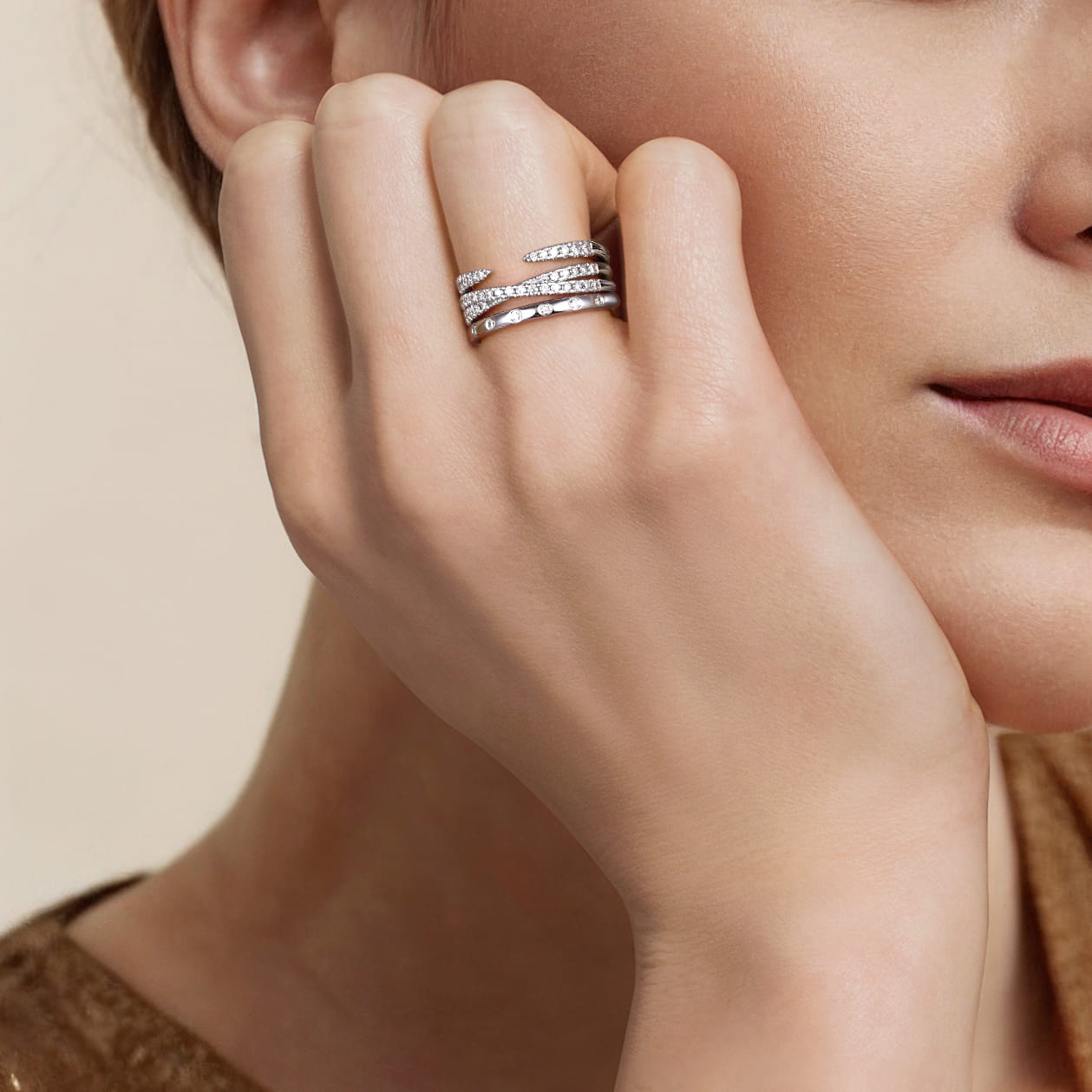 14K White Gold Graduating Diamond Spike Easy Stackable Ring