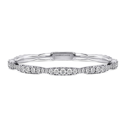 14K White Gold Graduating Diamond Station Bangle