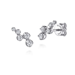 14K White Gold Graduating Diamond Stud Earrings