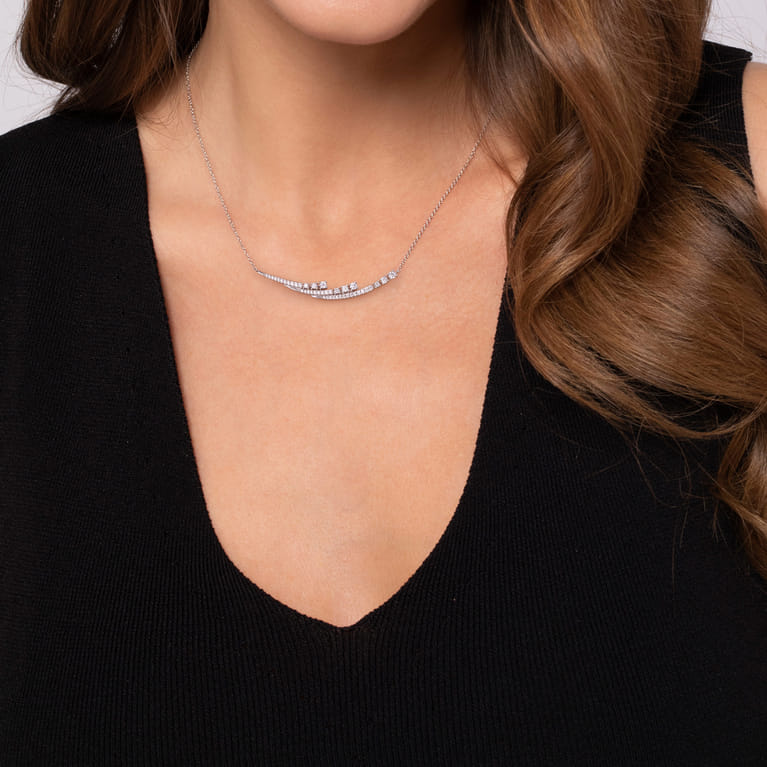 14K White Gold Graduating Diamond Three Spike Bar Necklace - 0.55 ct - Shot 3