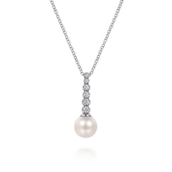 14K White Gold Graduating Diamond and Pearl Drop Necklace
