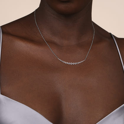 14K White Gold Graduating Diamonds Bar Necklace