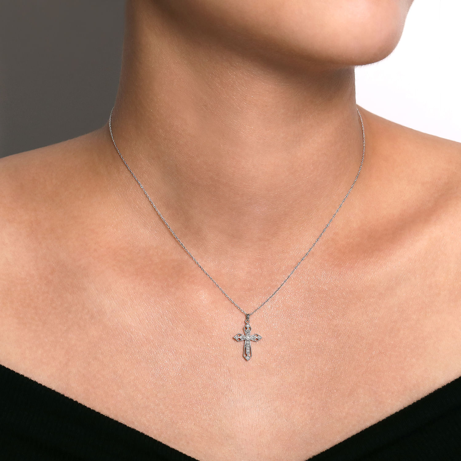 14K White Gold Openwork Diamond Cross Necklace - 0.1 ct - Shot 3