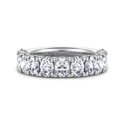 14K White Gold Oval 11 Stone Prong Set Diamond Anniversary Band