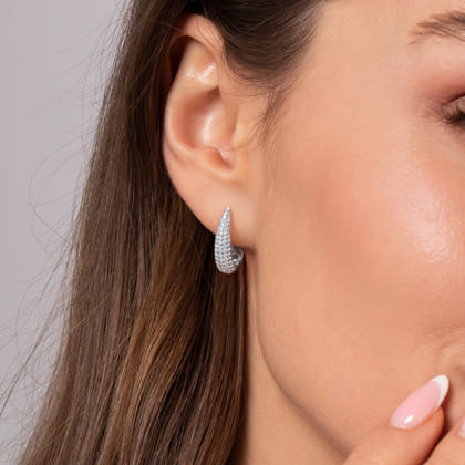 14K White Gold Pave Diamond Graduating Classic Oval Hoop Earrings