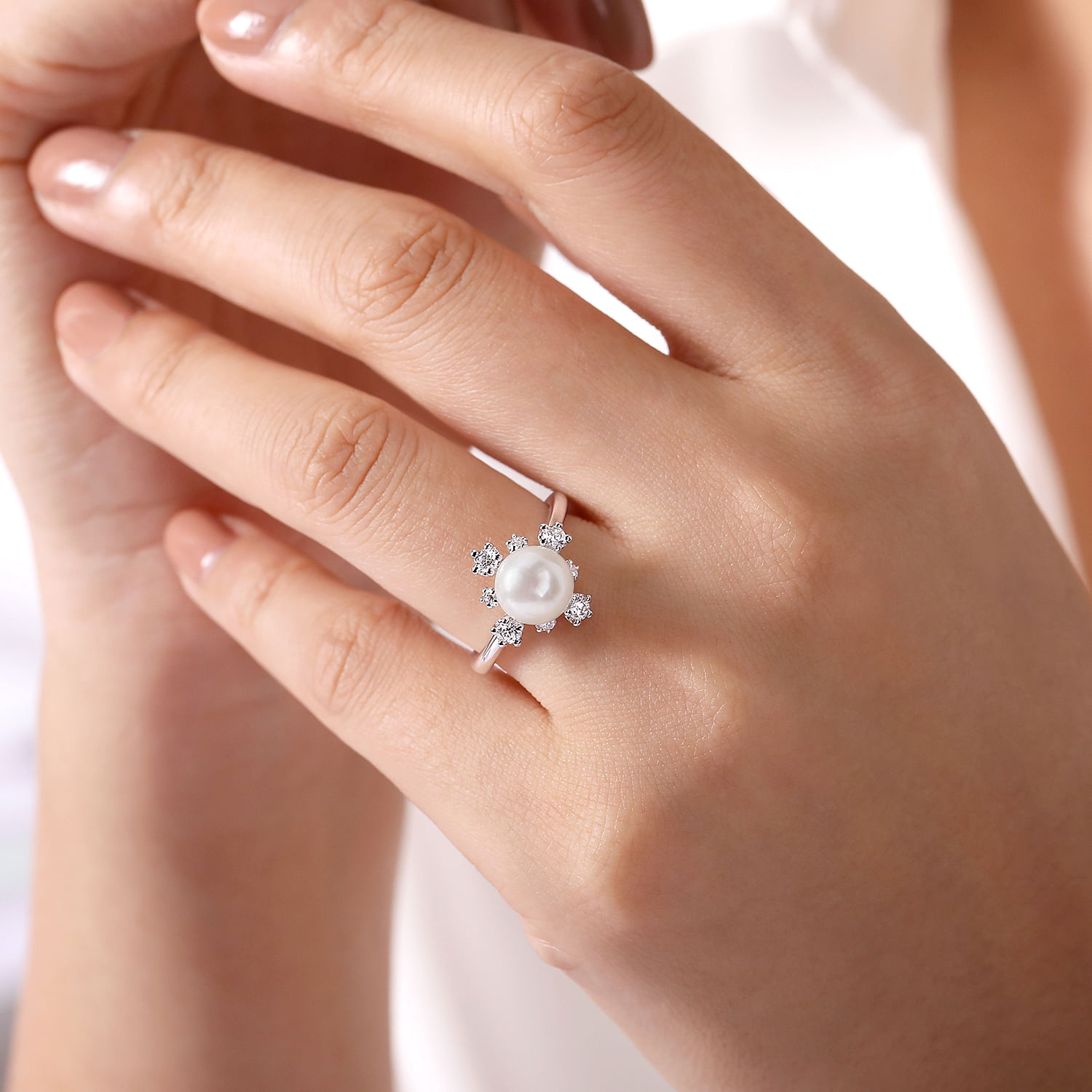 14K White Gold Pearl Ring with Bursting Diamond Halo - 0.3 ct - Shot 4