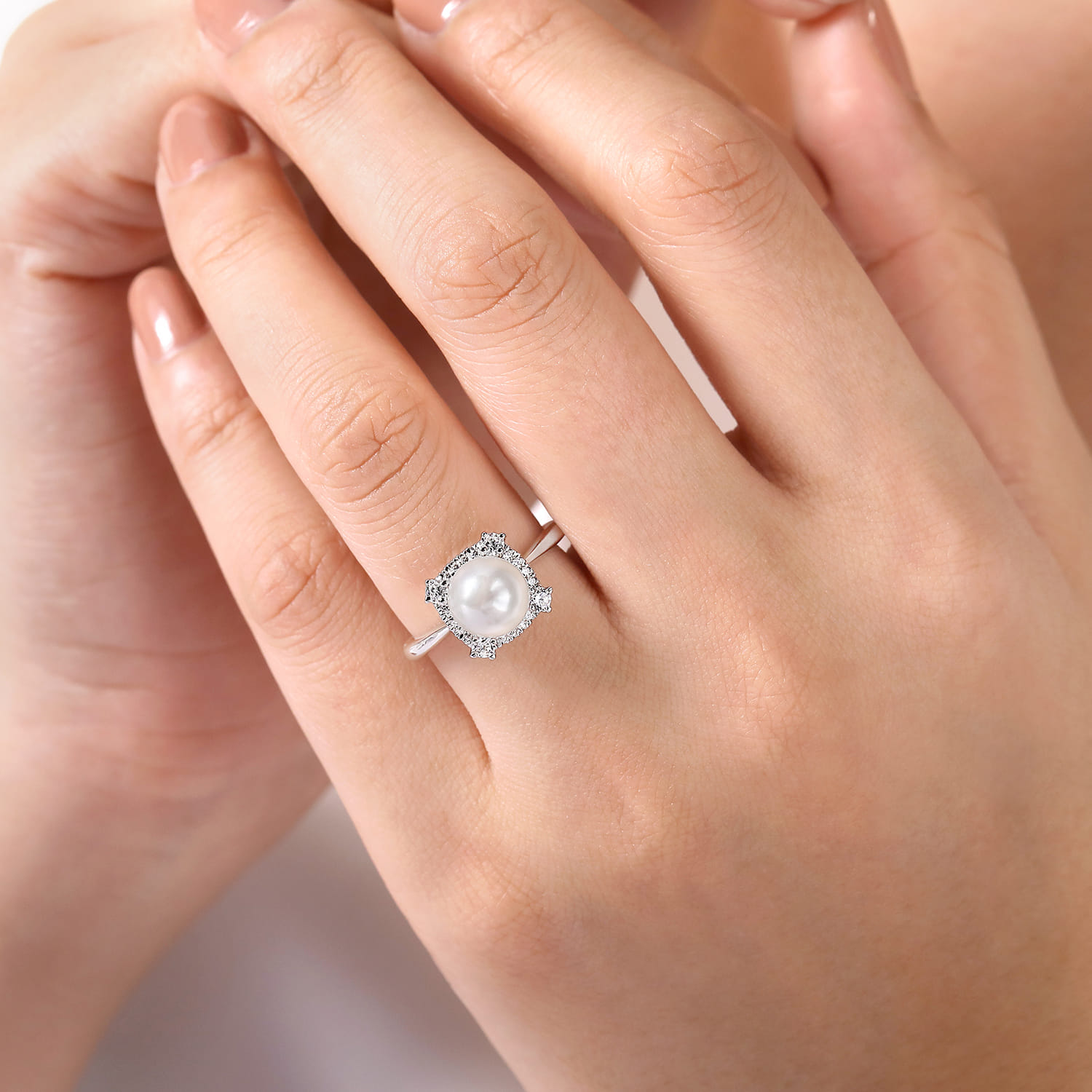 14K White Gold Pearl Ring with Diamond Halo