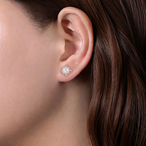 14K White Gold Pearl and Diamond Stud Earrings - 0.3 ct - Shot 2