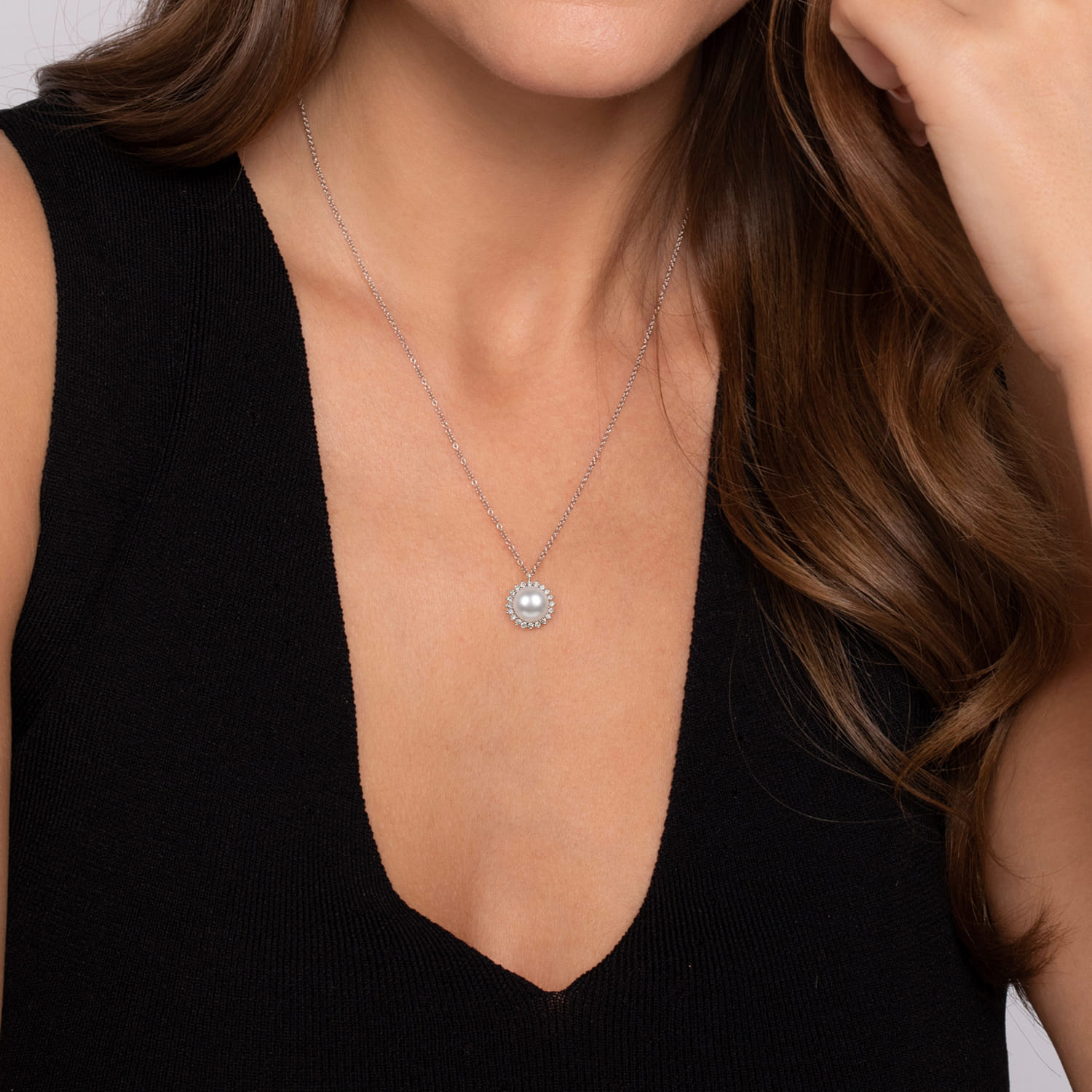 14K White Gold Pearl with Diamond Halo Pendant Necklace - 0.2 ct - Shot 3