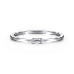 14K White Gold Ring with Diamond Baguette 