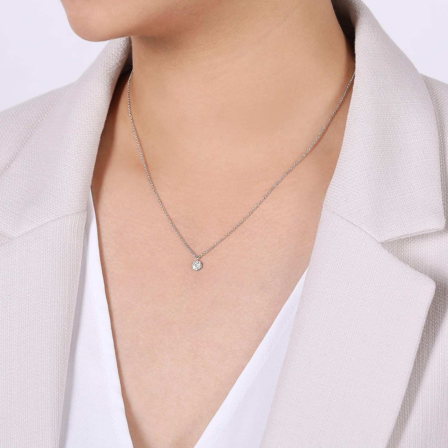 14K White Gold Round Diamond Cluster Pendant Necklace - 0.13 ct - Shot 3