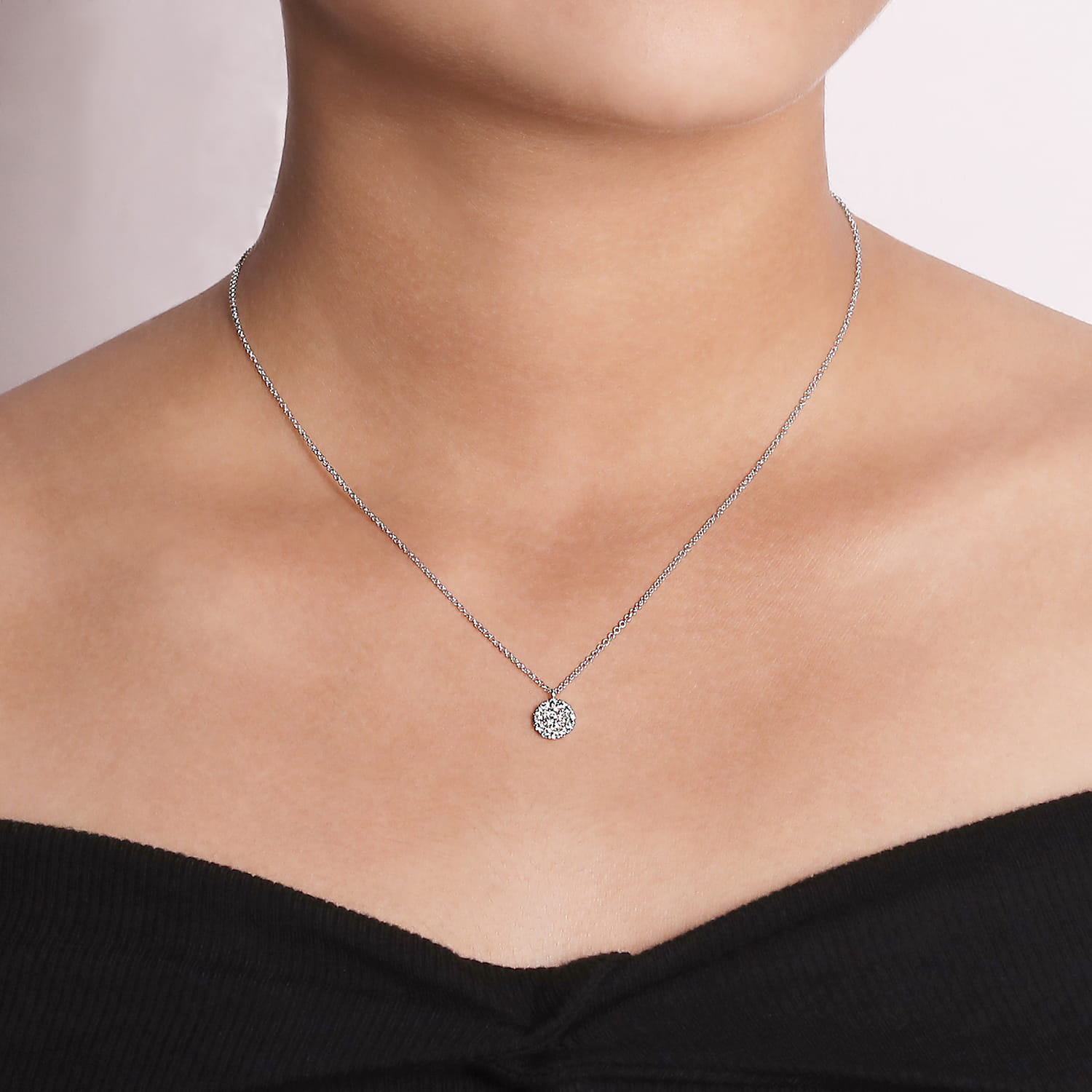 14K White Gold Round Diamond Disc Pendant Necklace - 0.25 ct - Shot 3
