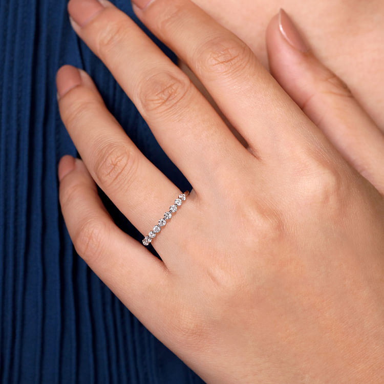 14K White Gold Single Prong Diamond Band Ring