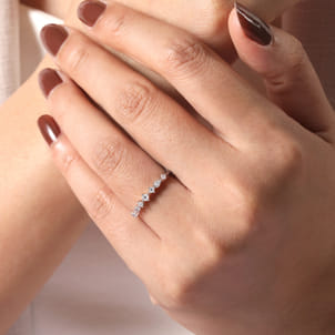 14K White Gold Single Prong Diamond Station Ring