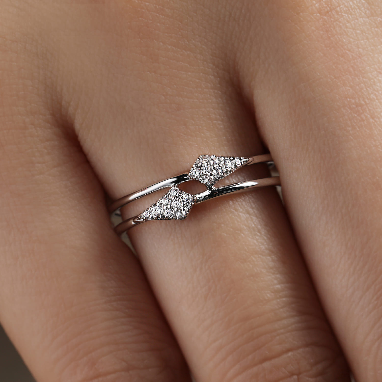 14K White Gold Spiked Diamond Stackable Ring - 0.09 ct - Shot 5