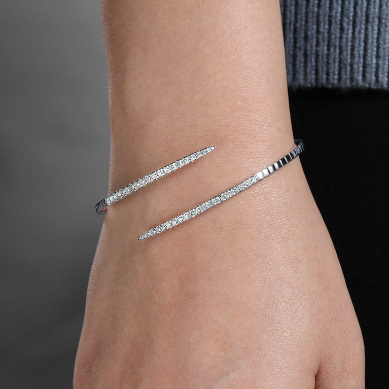 14K White Gold Split Bypass Diamond Bangle - 0.9 ct - Shot 4