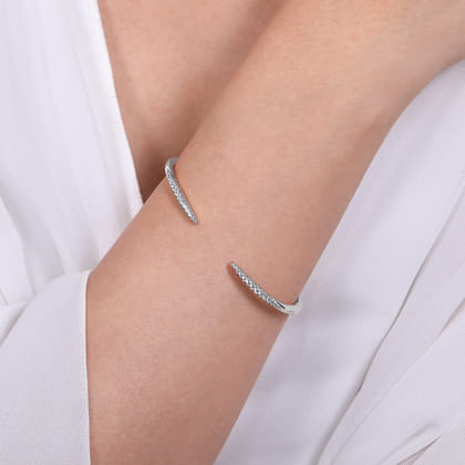 14K White Gold Split Diamond Spike Bangle Bracelet