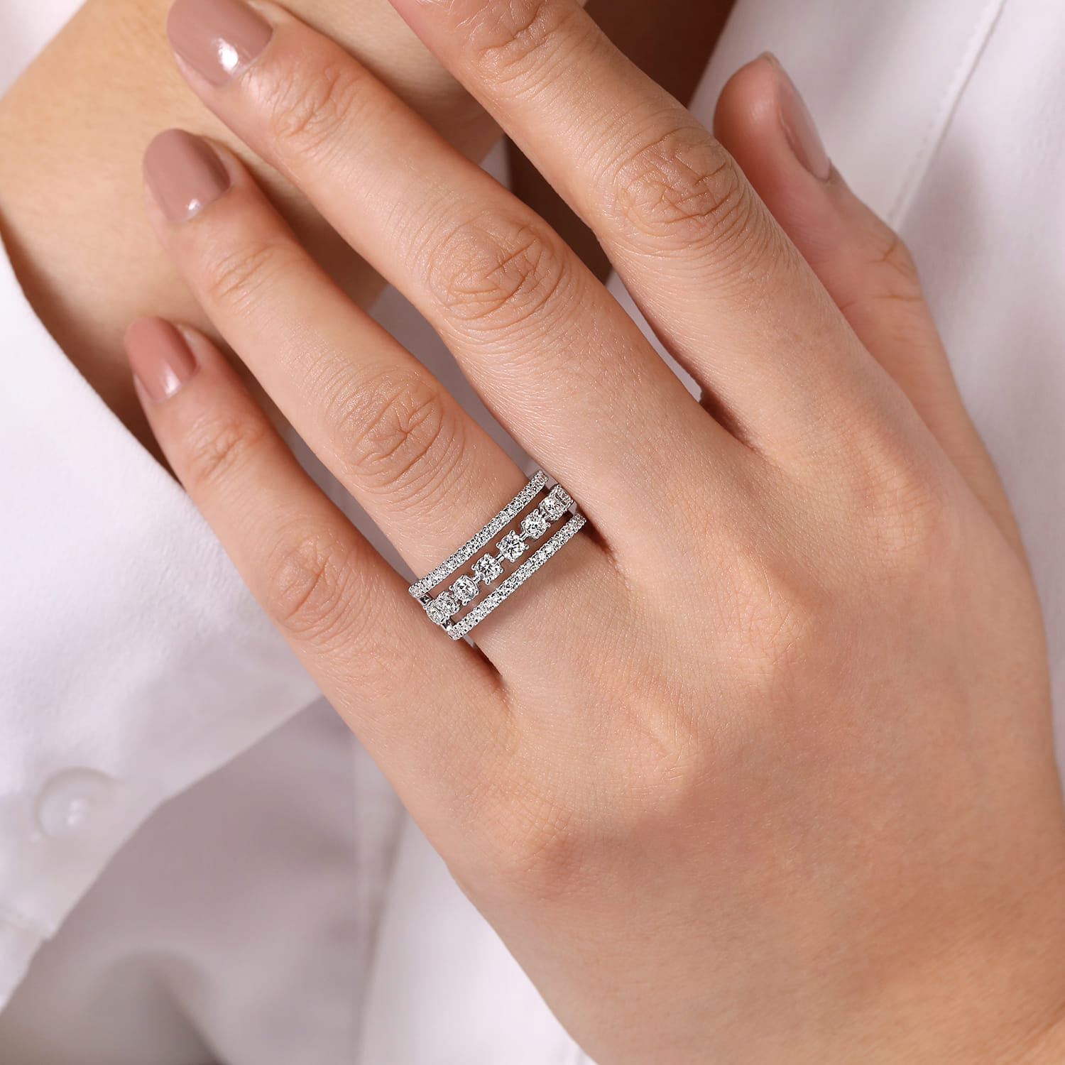 14K White Gold Three Row Diamond Station Ring - 1.05 ct - Shot 5