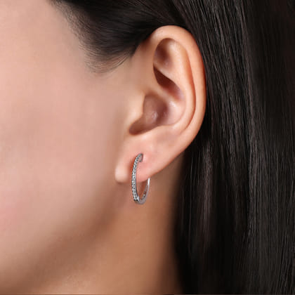 14K White Gold Tiger Claw Set Diamond 15mm Round Huggie Earrings