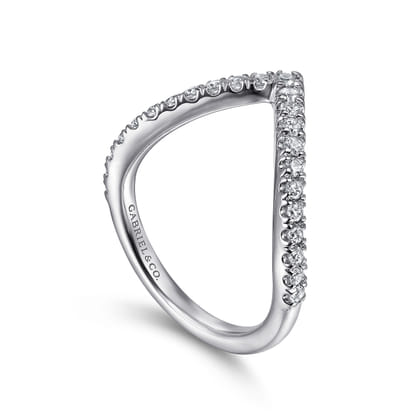 14K White Gold V Curved Diamond Anniversary Band
