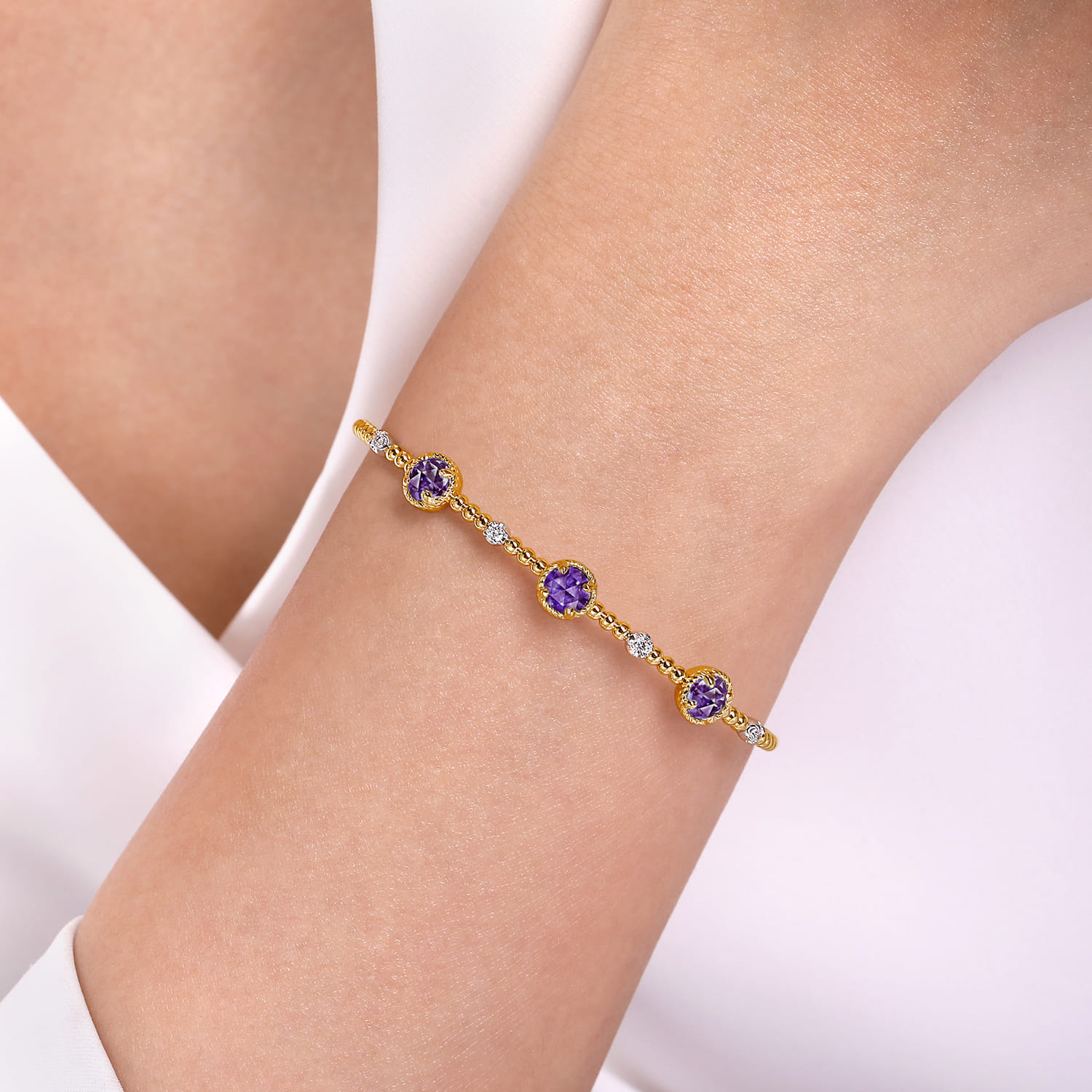 14K White-Yellow Gold Amethyst and Diamond Station Bujukan Bangle - 0.11 ct - Shot 2