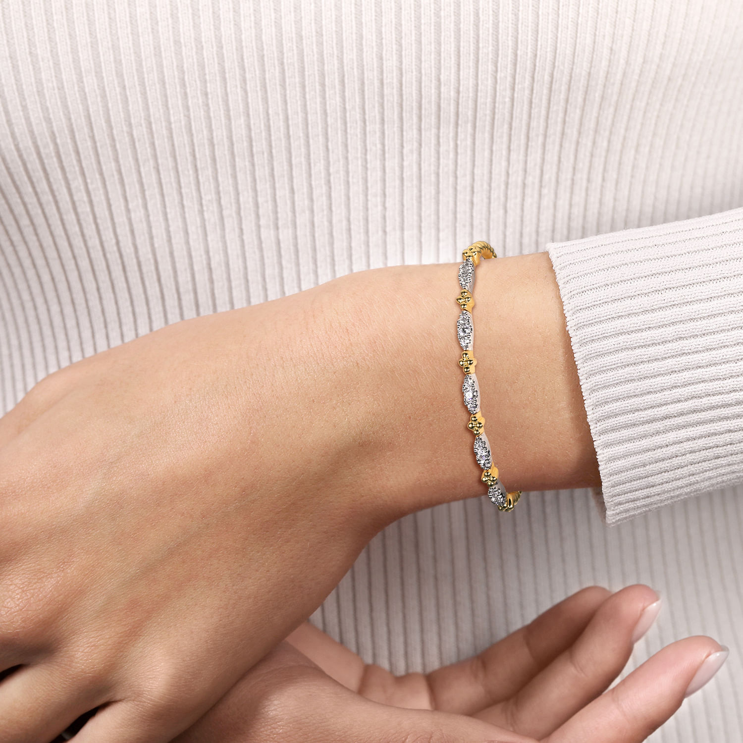 14K White  Yellow Gold Bujukan Clover and Diamond Station Split Bangle Bracelet