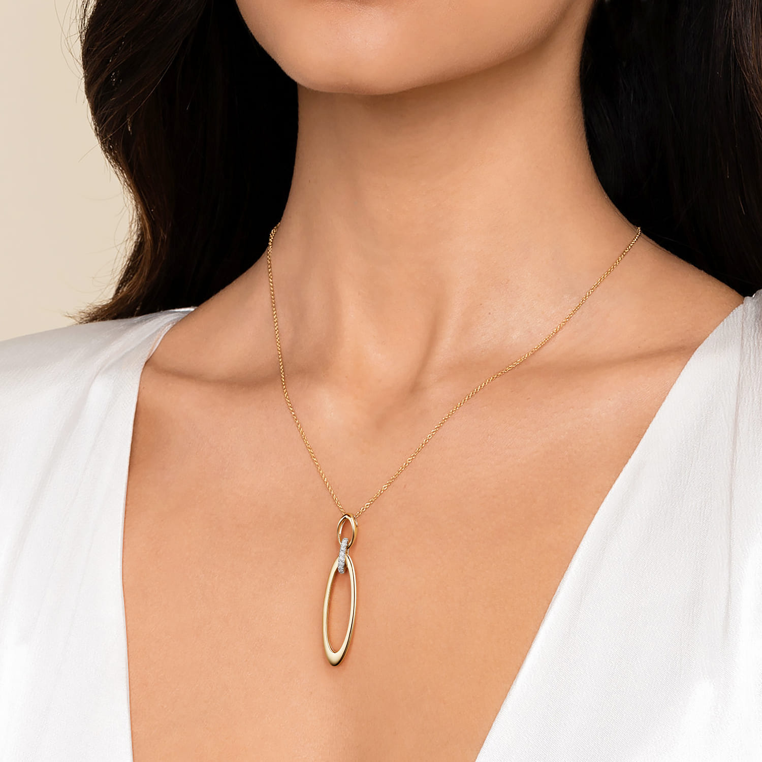 14K White  Yellow Gold Diamond and Oval Link Pendant Necklace - 0.08 ct - Shot 3