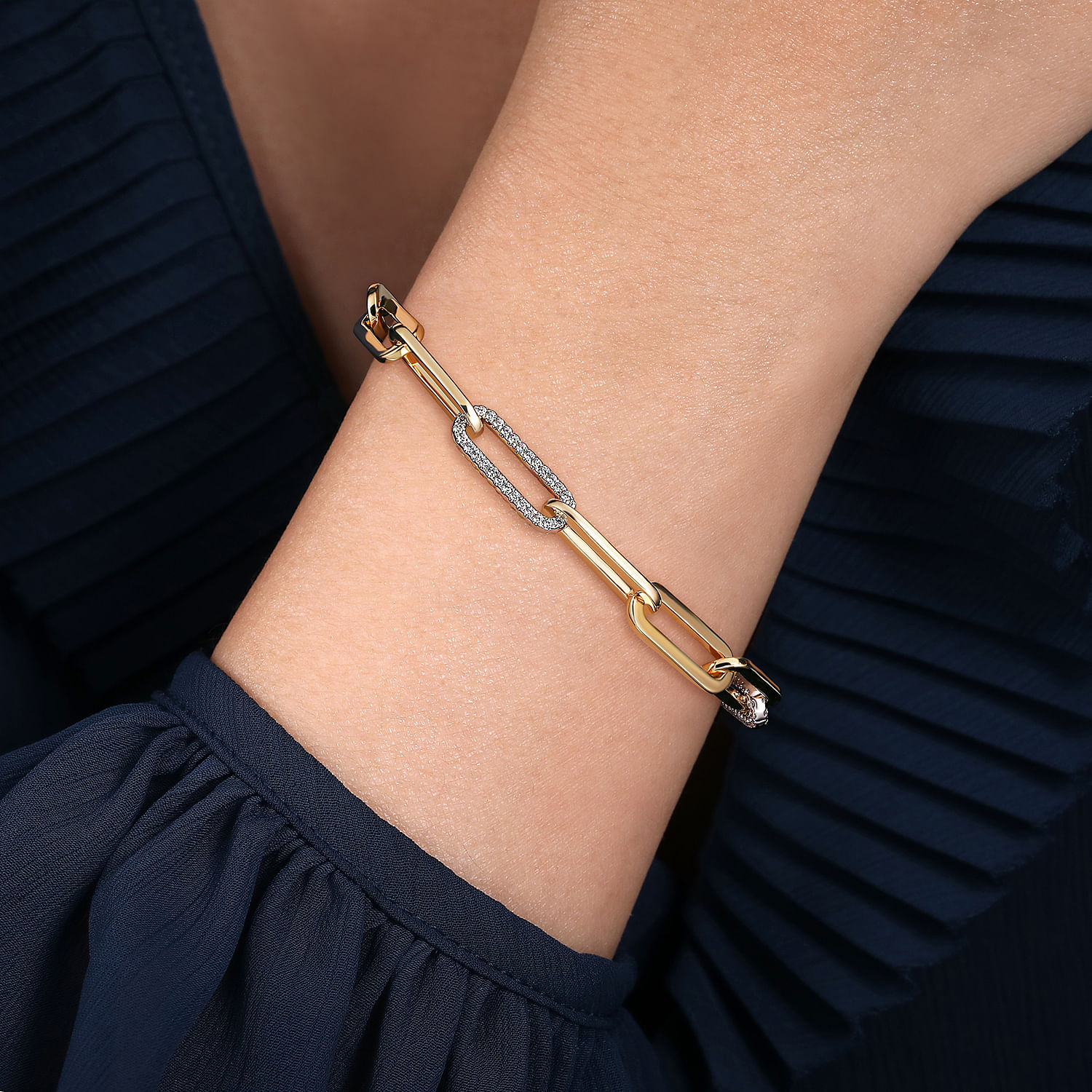 14K White-Yellow Gold Hollow Paperclip Chain Bracelet with Diamond Pave Link Stations - 1.4 ct - Shot 3