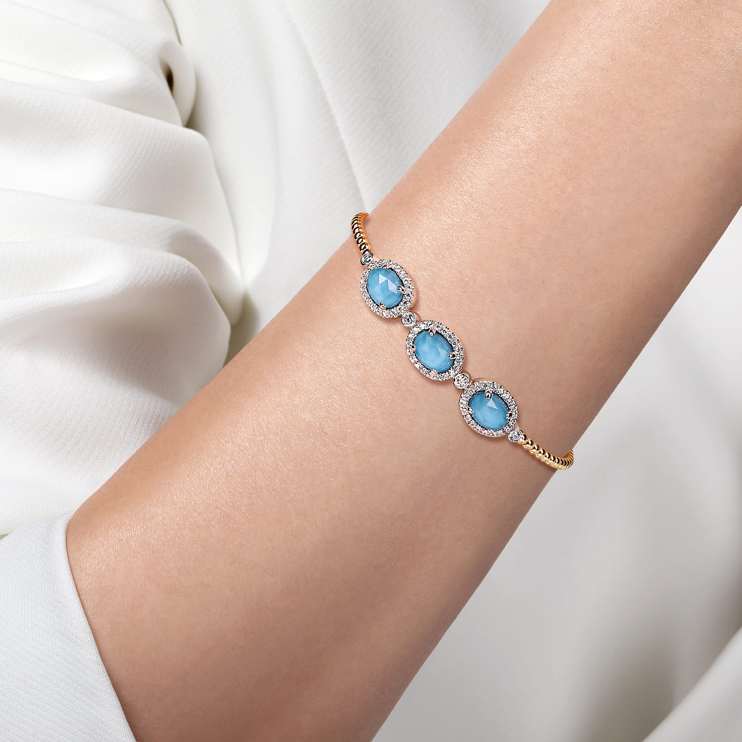 14K White and Yellow Gold Bujukan Diamond and Rock Crystal and Turquoise Bangle - 0.5 ct - Shot 4