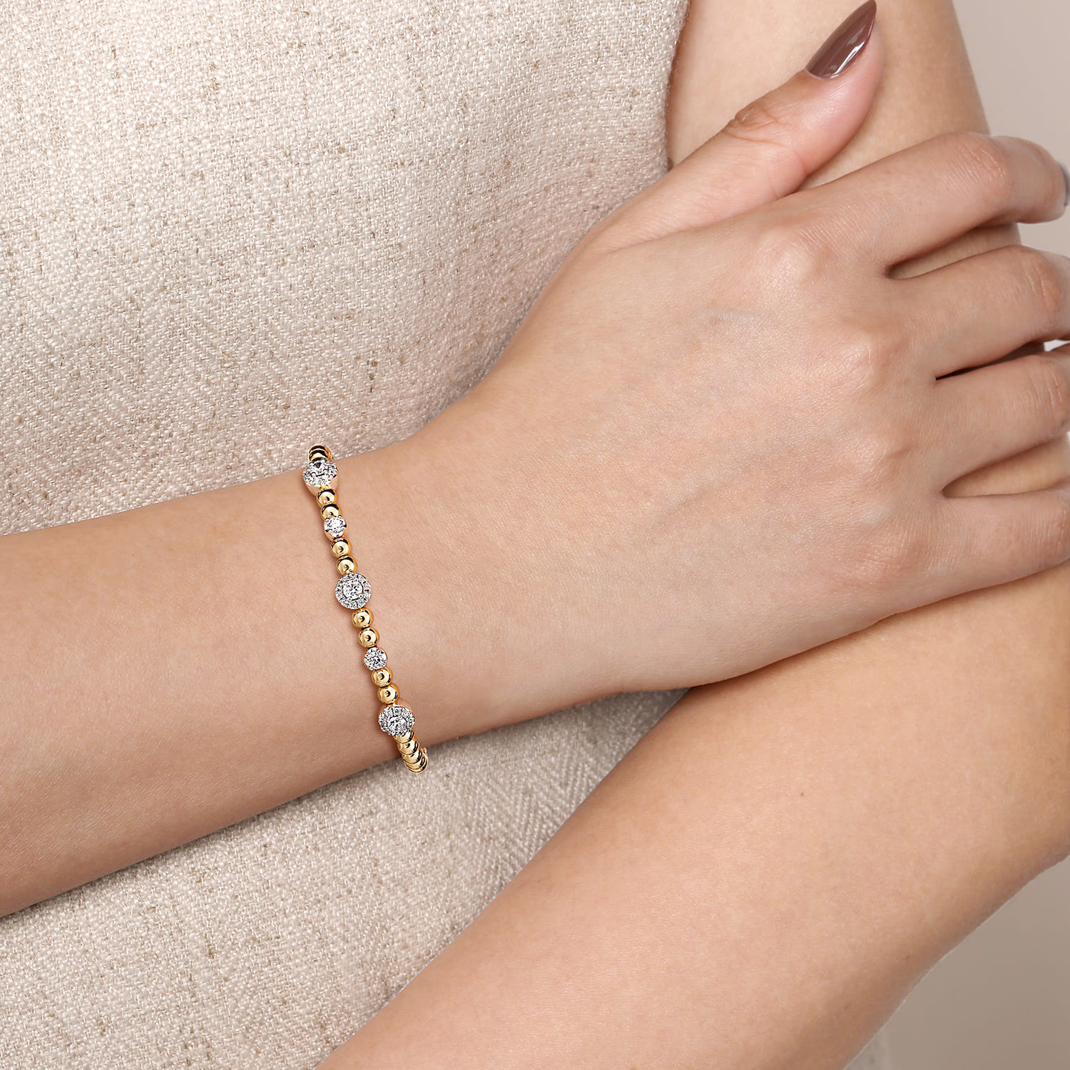 14K White and Yellow Gold Diamond Station Bujukan Split bangle - 1 ct - Shot 4