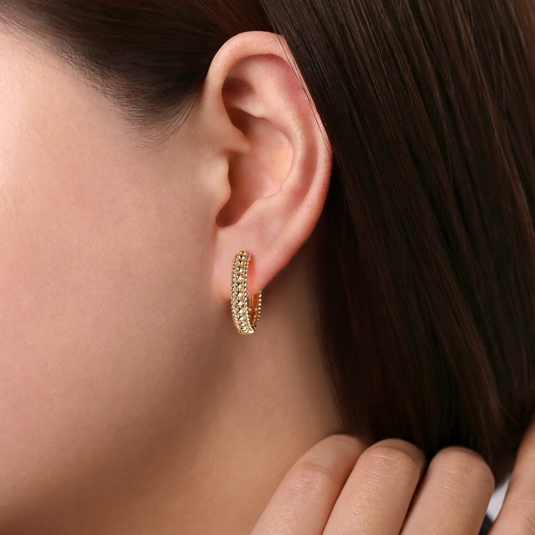 14K Yellow Gold 20mm Bujukan Classic Hoop Earrings - Shot 2