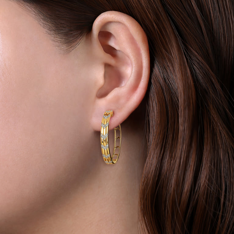 14K Yellow Gold 30mm Classic Diamond Hoop Earrings - 0.35 ct - Shot 2