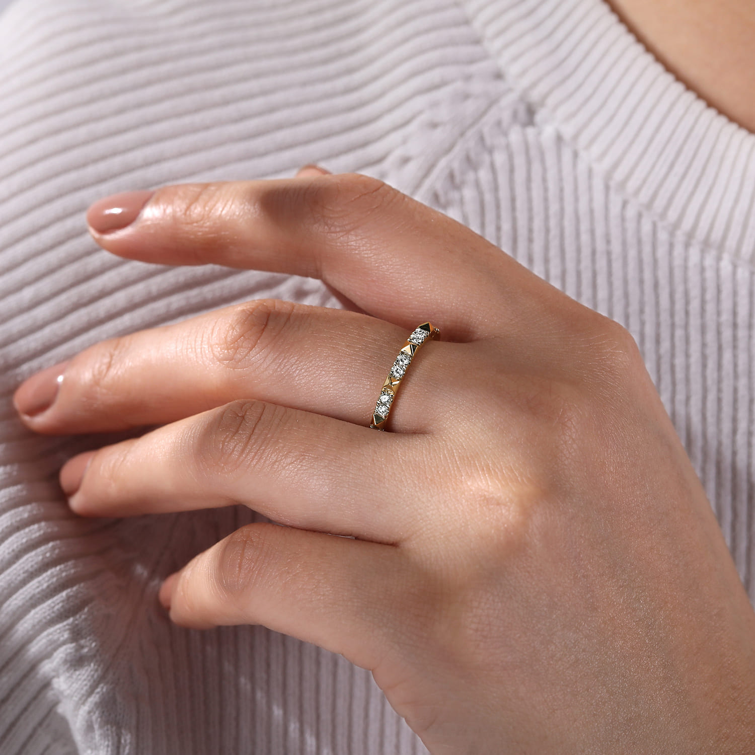 14K Yellow Gold Alternating Diamond and Pyramid Stackable Ring - 0.25 ct - Shot 5