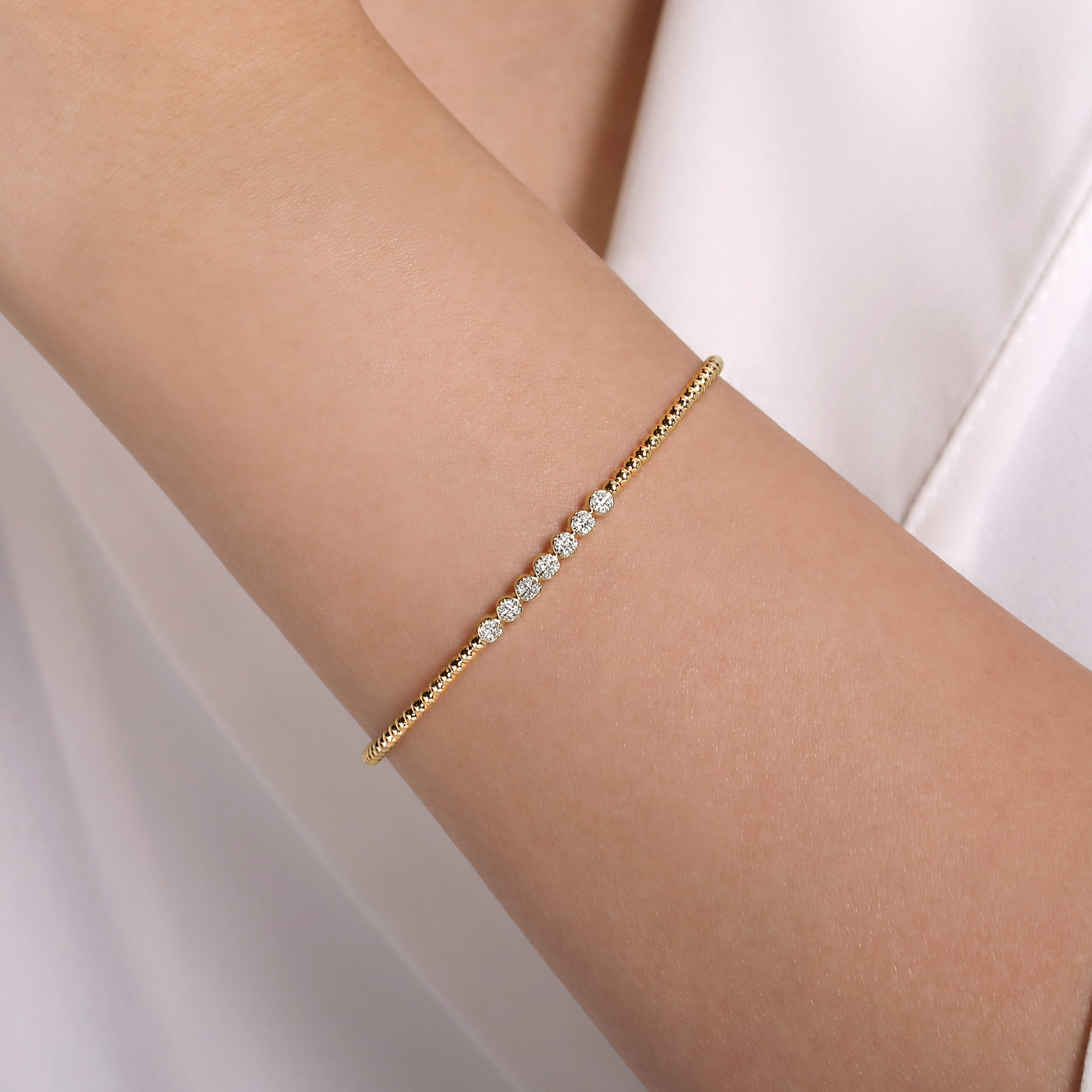 14K Yellow Gold Beaded Diamond Bangle-Bujukan - 0.14 ct - Shot 4