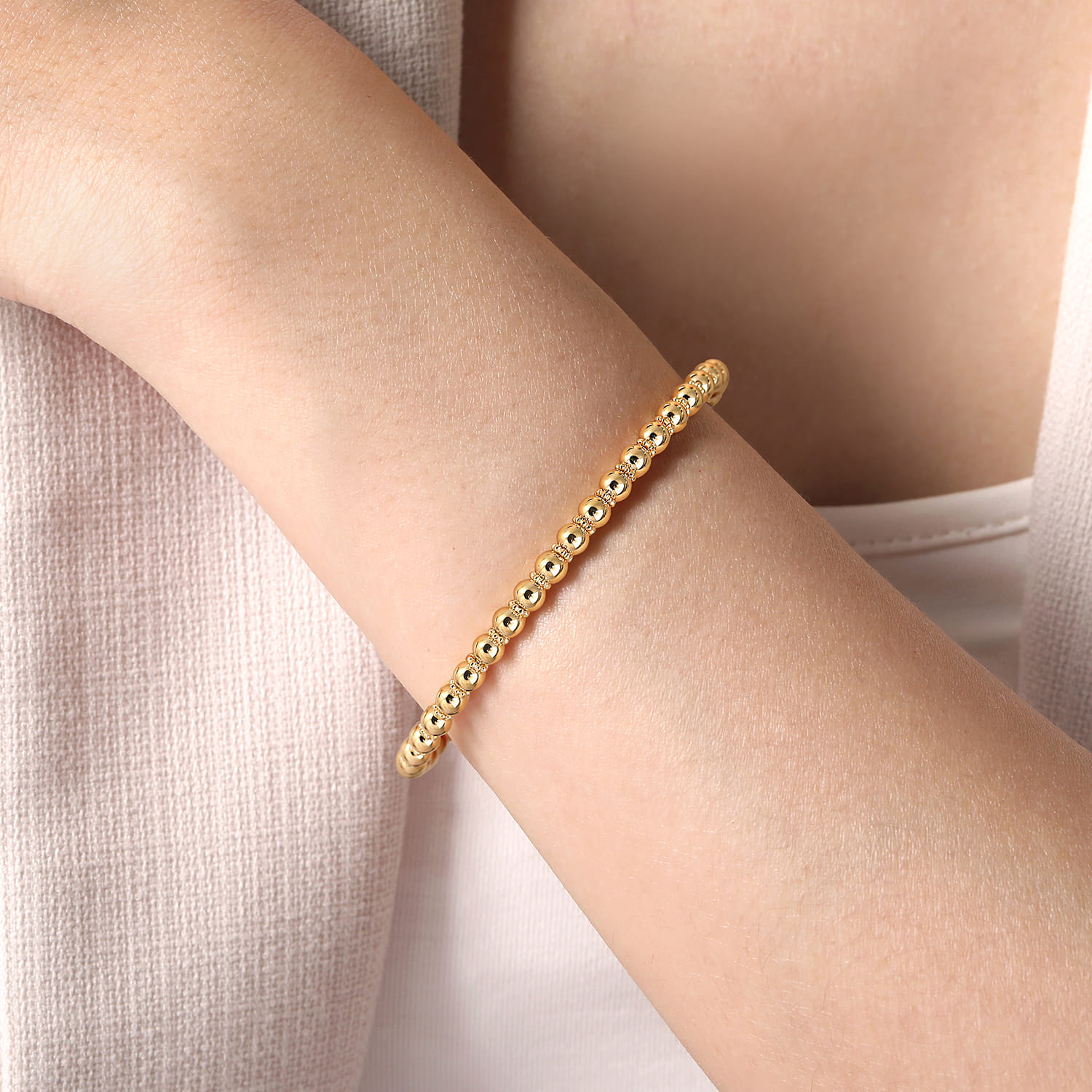 14K Yellow Gold Bujukan Bangle - Shot 4
