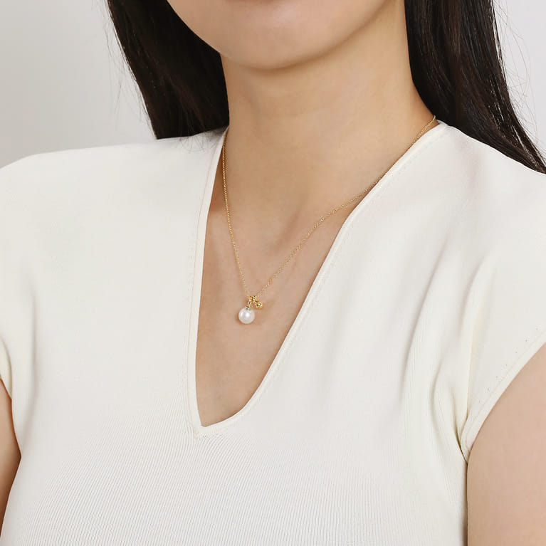 14K Yellow Gold Bujukan Bead and Pearl Pendant Necklace - Shot 3