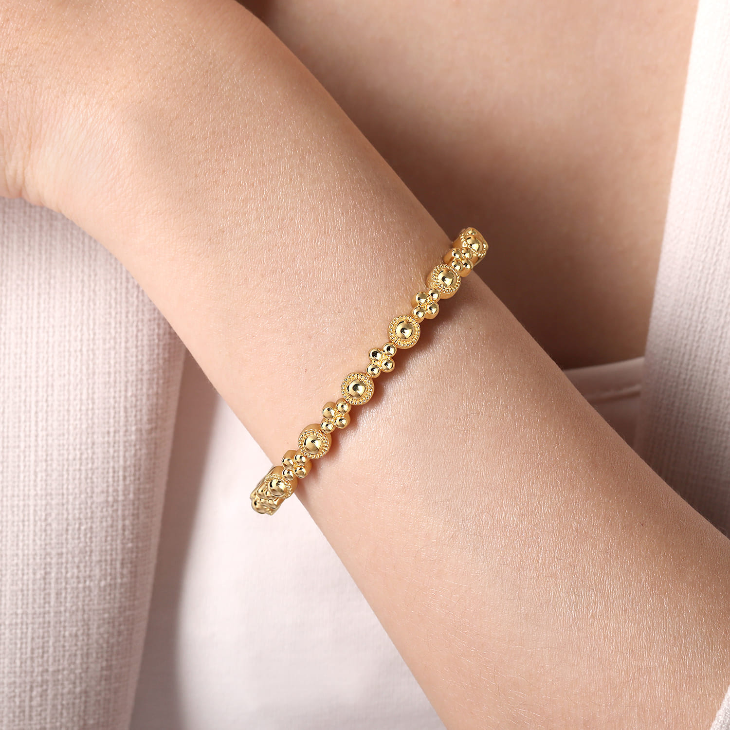 14K Yellow Gold Bujukan Cuff Bracelet - Shot 4