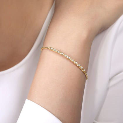 14K Yellow Gold Bujukan Diamond Bangle