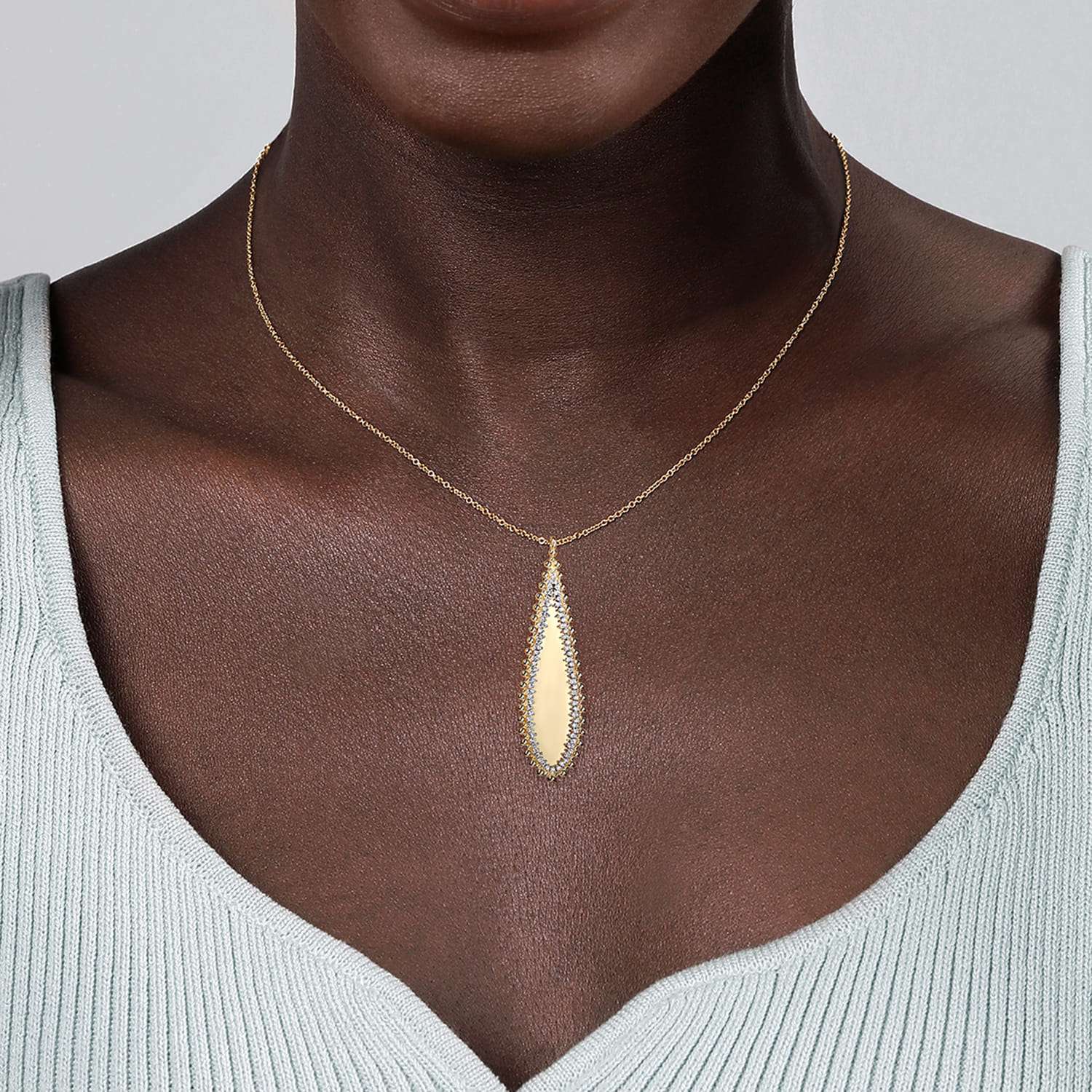 14K Yellow Gold Bujukan Diamond Necklace - 0.35 ct - Shot 3
