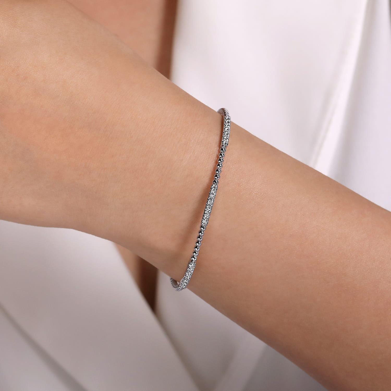 14K Yellow Gold Bujukan Diamond Stations Bangle - 0.46 ct - Shot 4