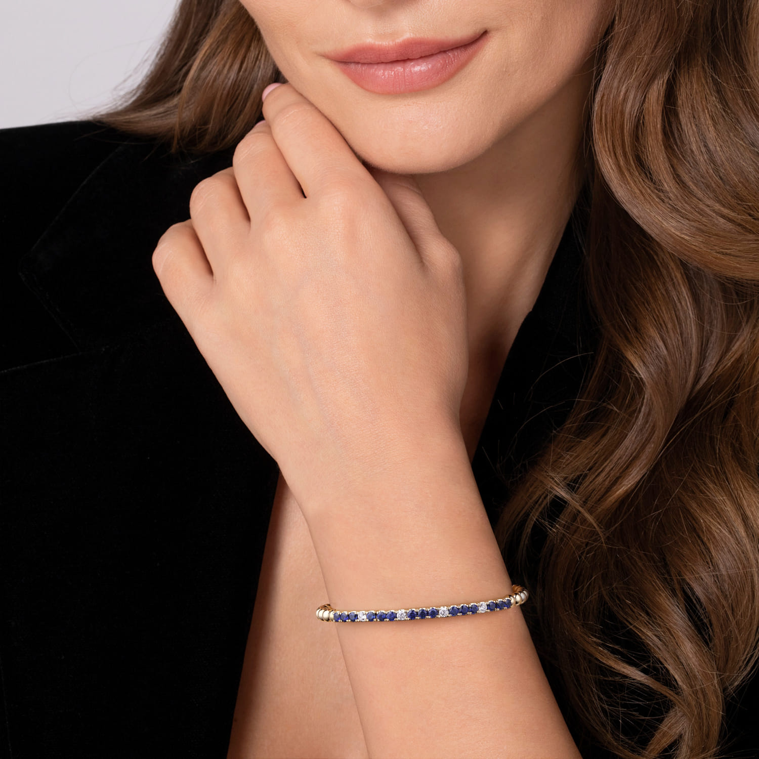14K Yellow Gold Bujukan Diamond and Blue Sapphire Split Bangle Bracelet - 0.35 ct - Shot 4