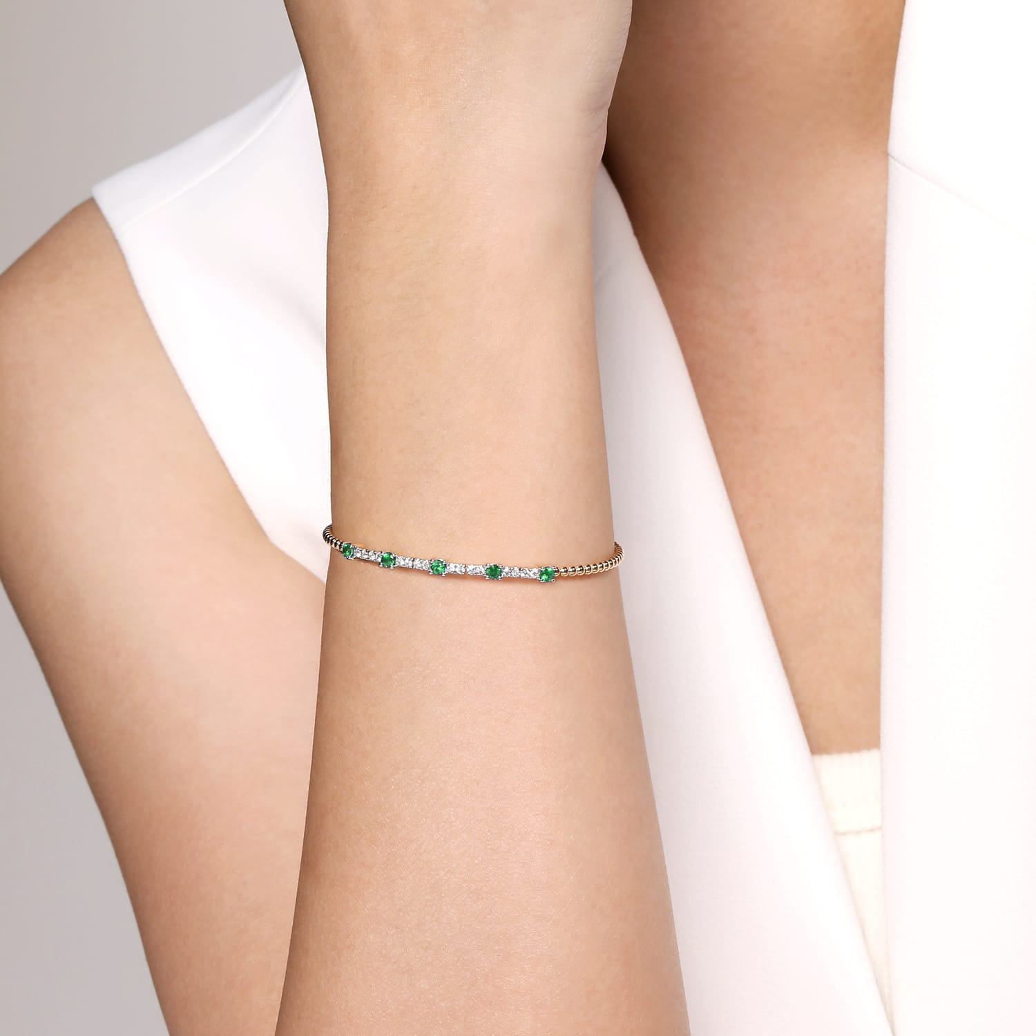 14K Yellow Gold Bujukan Diamond and Emerald Cuff Bracelet - 0.3 ct - Shot 4