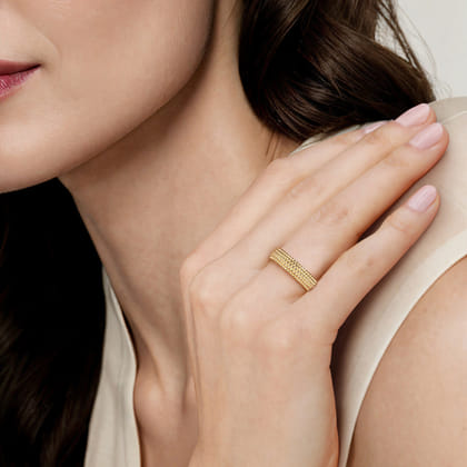 14K Yellow Gold Bujukan Fashion Ring