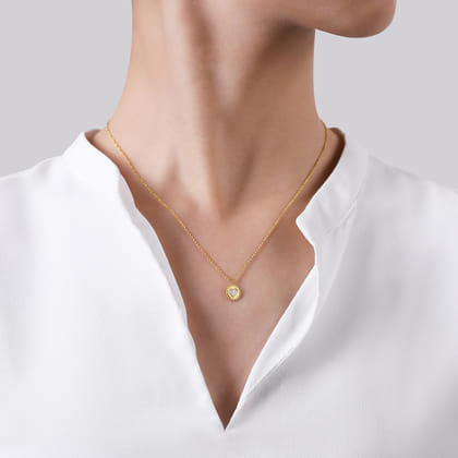 14K Yellow Gold Bujukan Heart Pendant Necklace with Diamonds