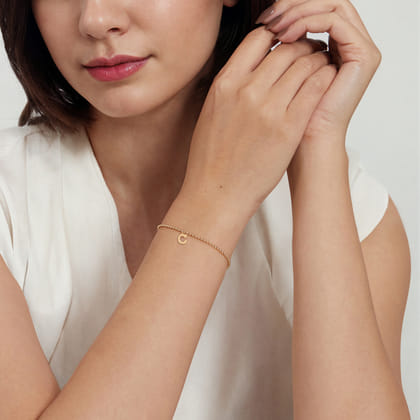 14K Yellow Gold Bujukan Initial C Bracelet