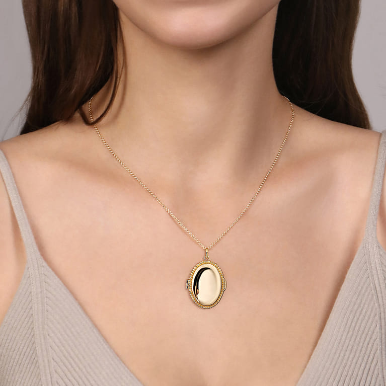 14K Yellow Gold Bujukan Locket Pendant Necklace - Shot 5