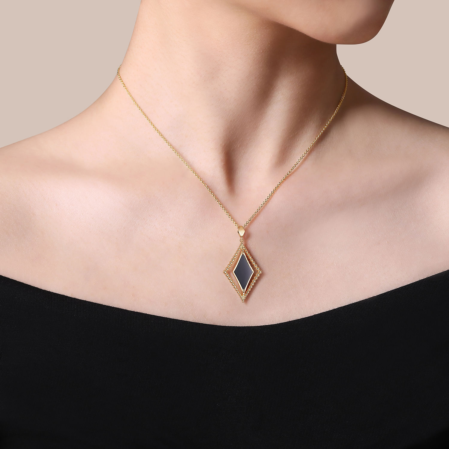 14K Yellow Gold Bujukan Onyx Rhombus Pendant Necklace - Shot 3