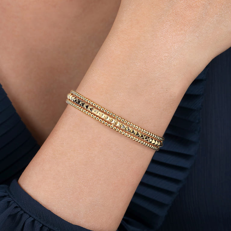 14K Yellow Gold Bujukan Pyramid Bangle - Shot 4